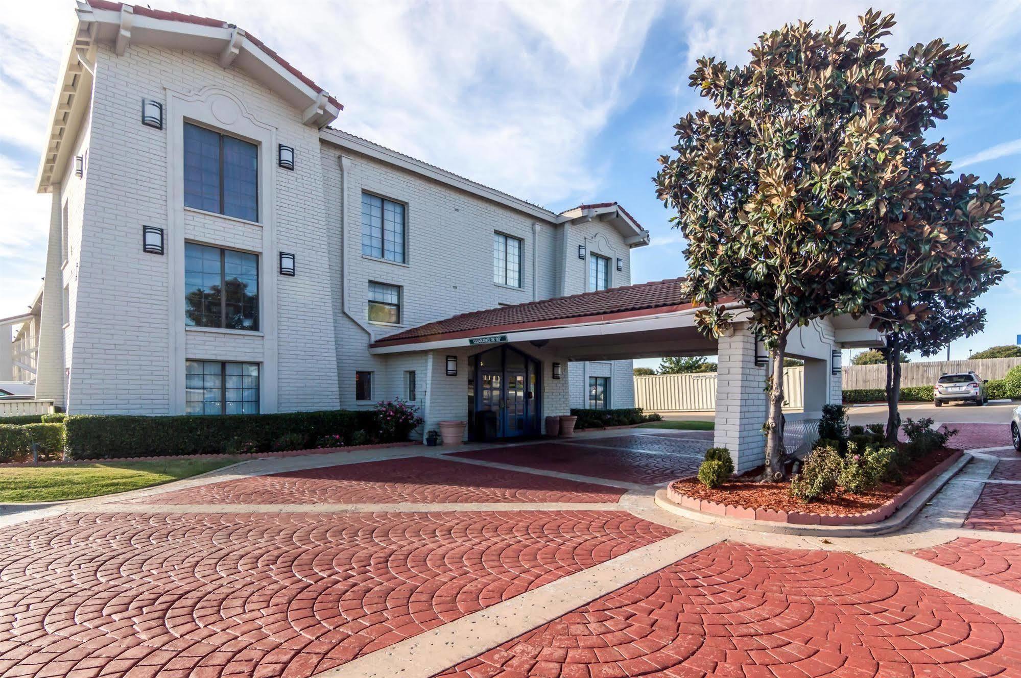 Econo Lodge Del City Exterior photo